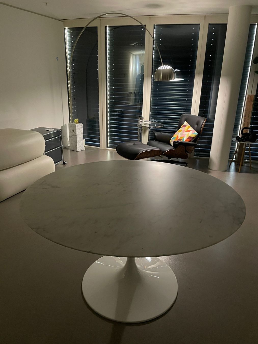 Tavoli: Design-Esstisch Ø137 cm - im Stil eines Klassikers – Nuovo e nell'imballaggio originale da Münchenstein venduto da AndreHaus 5