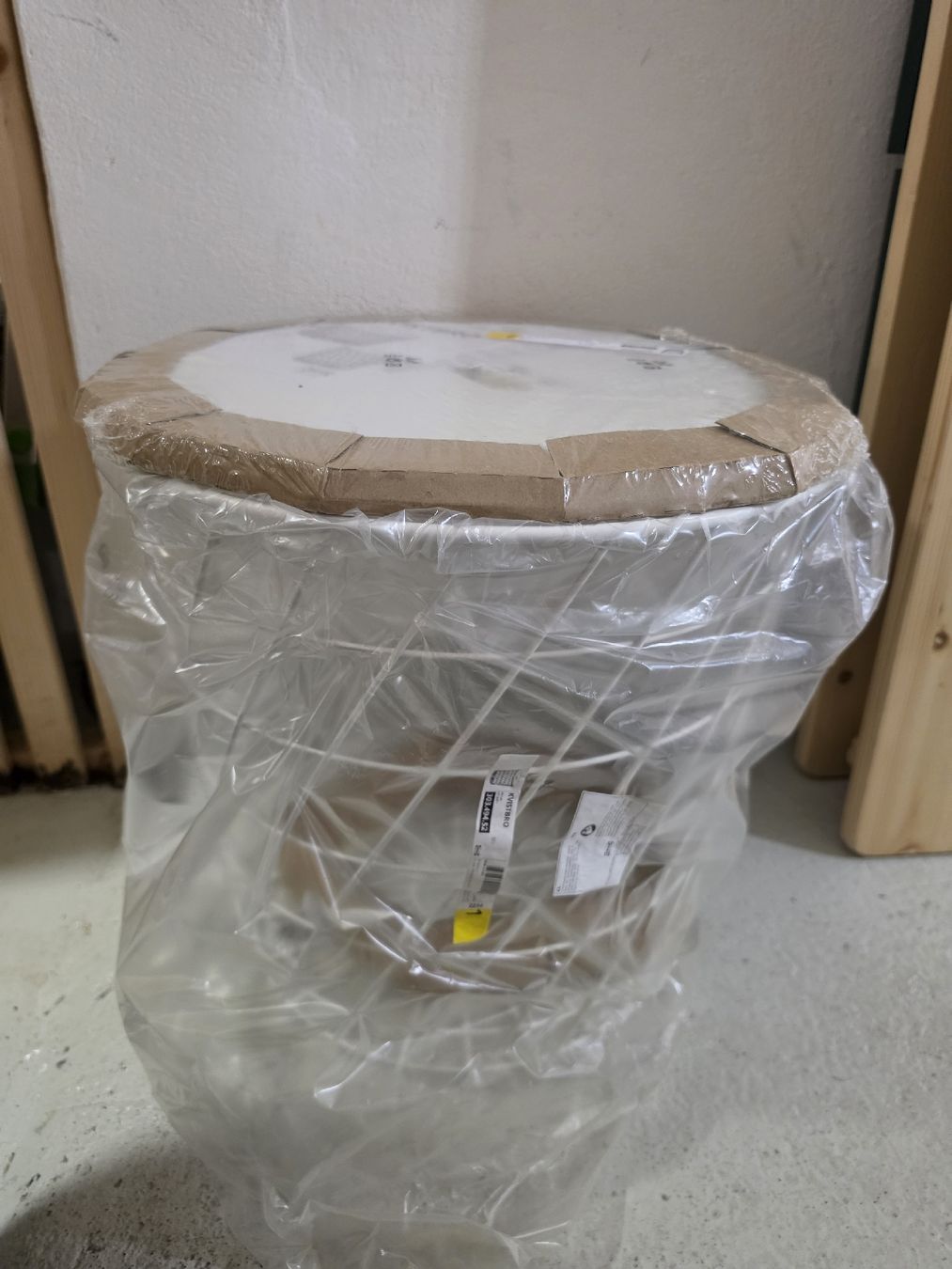 Altro per stoccaggio & trasporto: Ikea VISTBRO White Coffee/Side Table - New in Package! – Nuovo e nell'imballaggio originale da Zürich venduto da M.Far