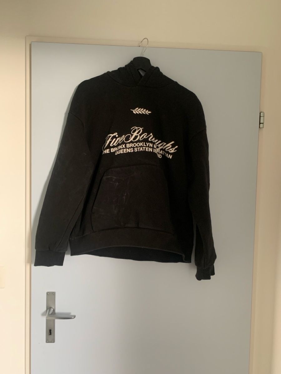Pullover & Sweatshirts: Pullover mit Kapuze schwarz Grösse M gebraucht – Gebraucht aus Hellbühl von Michi_Schmid99