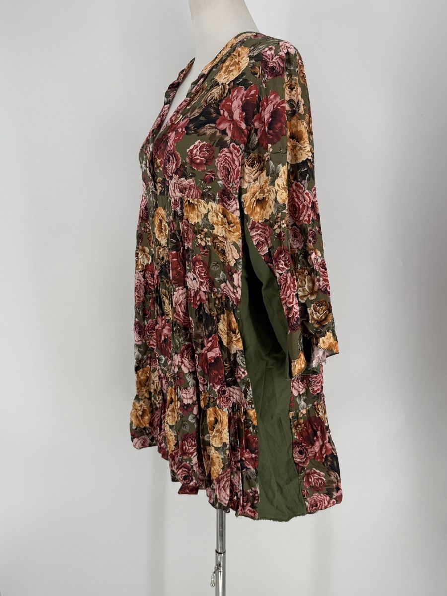 Camicette: Bluse Tunika mit Blumenmuster Gr. 48/50 – Usato da Auenstein venduto da moin. 1