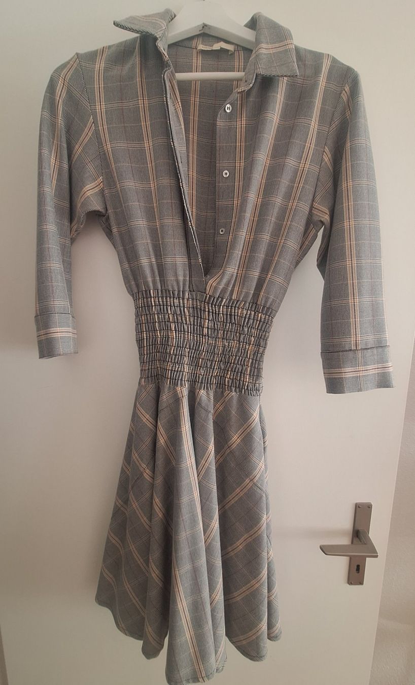 Maje Kleider: Maje Kleid – Gebraucht aus Zürich von agn_2txn 1