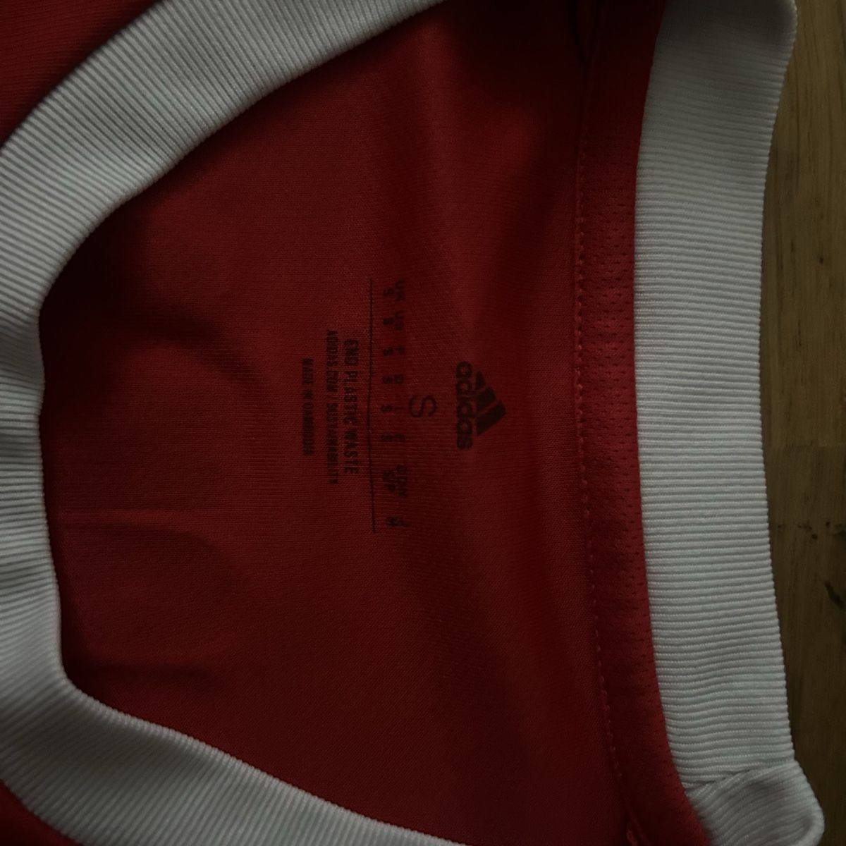 Adidas Canottiere & Pantaloni: FC Bayern Munchen Jersey Adidas Size S – Nuovo (secondo la descrizione) da Lausanne venduto da Rewrune 1