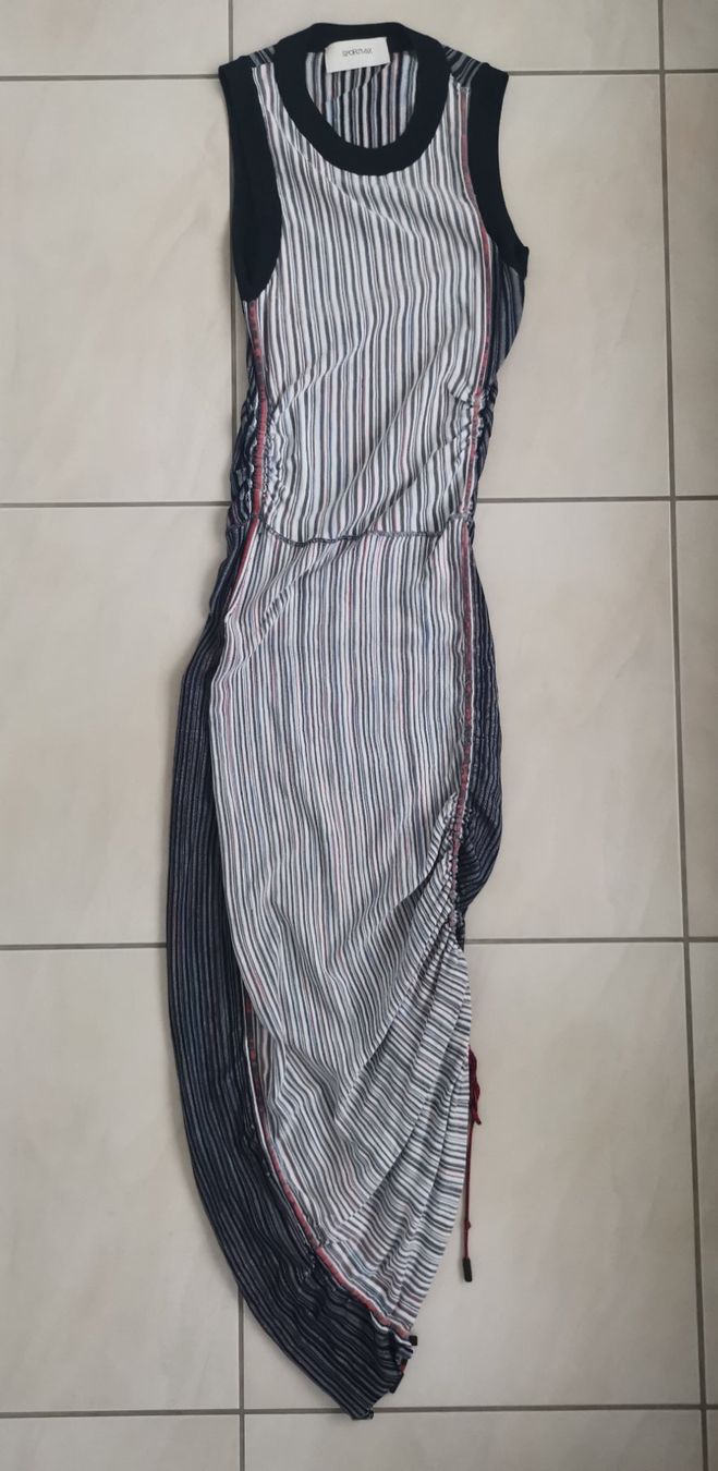 Sportmax Kleider: Sportmax Strickkleid passt 34 bis 36 – Gebraucht aus Fehraltorf von freeform2020