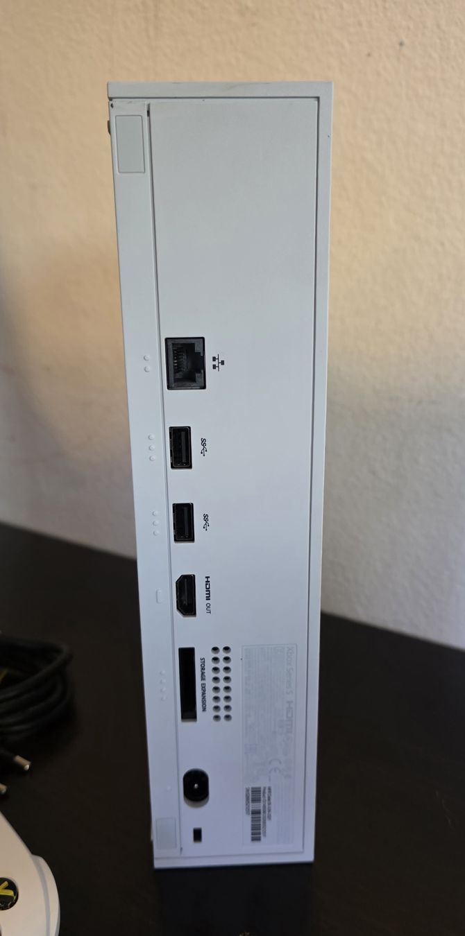 Microsoft Konsolen: Xbox Serise S Comme neuve  – Gebraucht aus Lausanne von qoq_x7cl 2