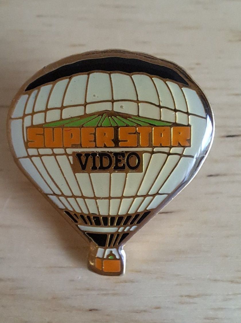 Plaketten & Abzeichen: Pin Heissluftballon Superstar Video – Gebraucht aus Kriens von Wolly85