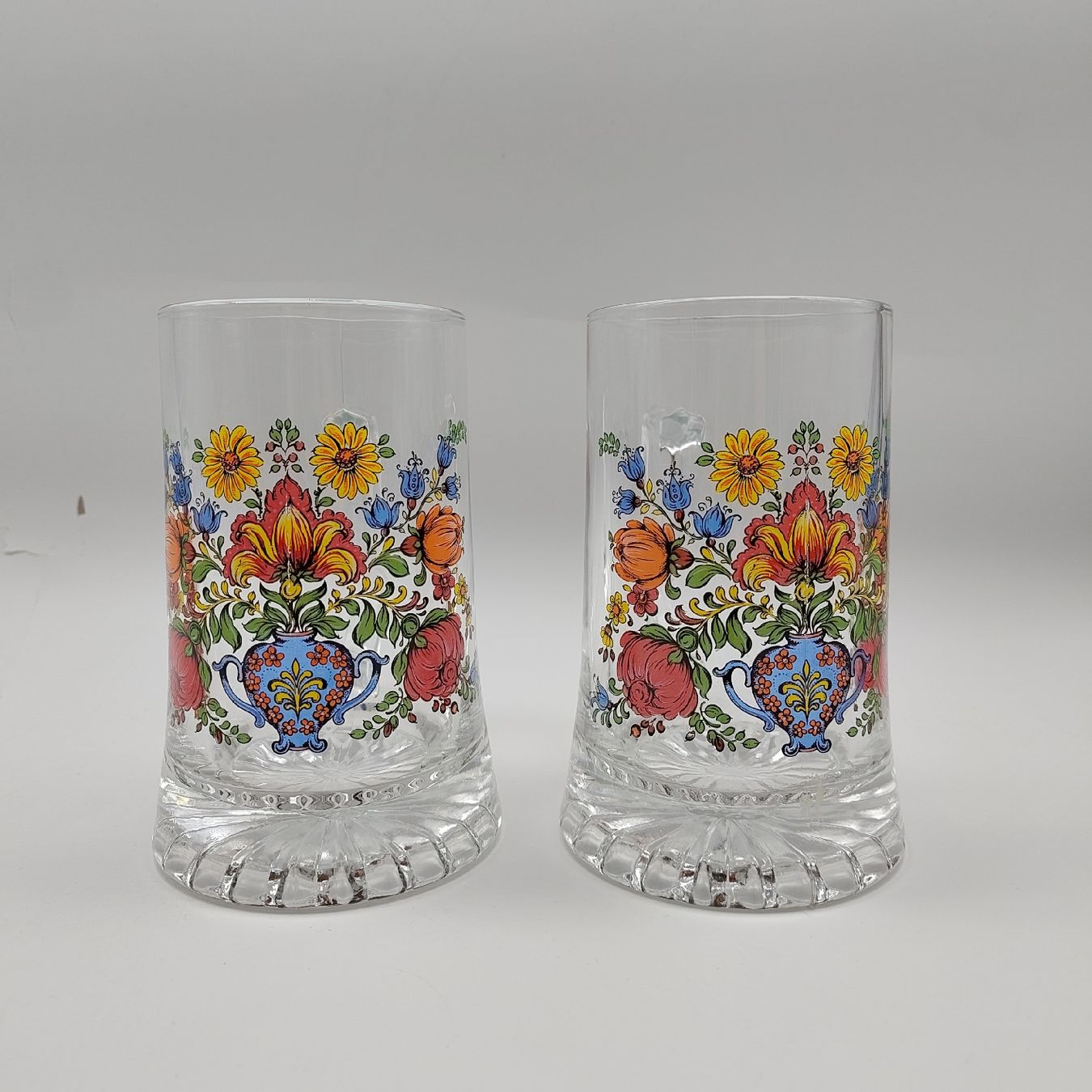 Bicchieri: 2 Bierkrüge Glas mit Blumenmuster – Usato da Dietlikon venduto da VintageStudioZurich