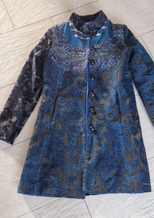 Damen Mantel Desigual blau gemustert Grösse 38 guter Zustand