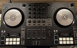 DJ-Komplettset: Traktor Kontrol S3 + JBL 305P MKII + Ständer