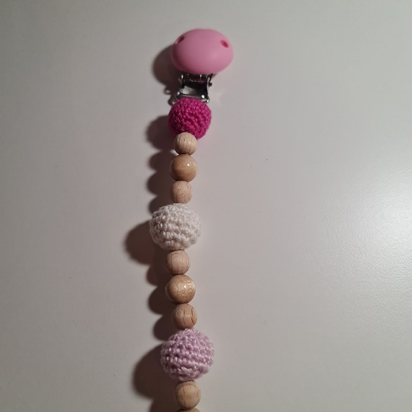 Succhiotti & catenelle porta ciuccio: Handgemachte Nuggikette rosa – Nuovo e nell'imballaggio originale da Grafstal venduto da sel_yil 1