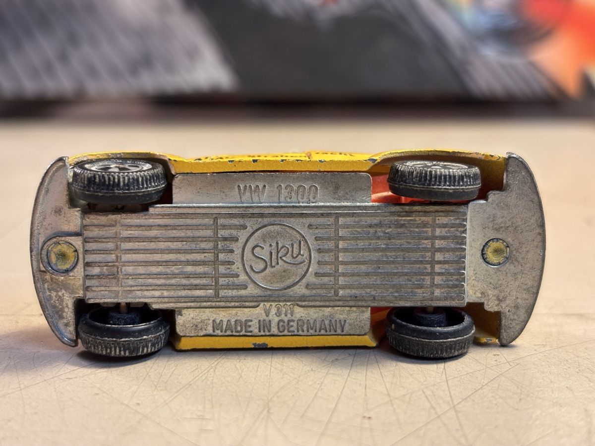 Siku Modellini d'auto: Siku ADAC VW Käfer – Usato da Möriken AG venduto da Classics16 5