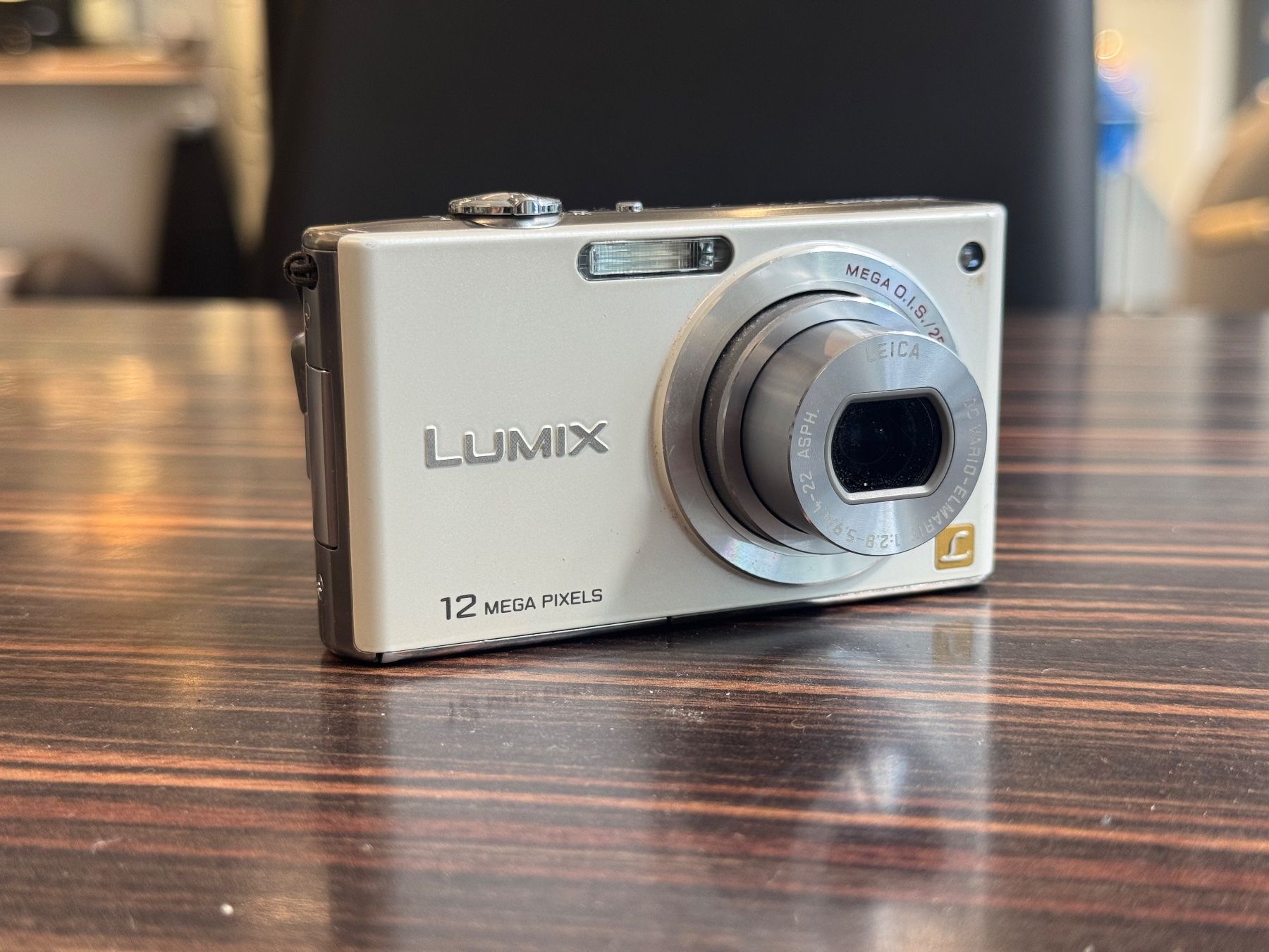 Panasonic Appareil photo: Panasonic FX-40 Digitalkamera - Mit Etui – D'occasion à Zürich par KochphotoAG 1