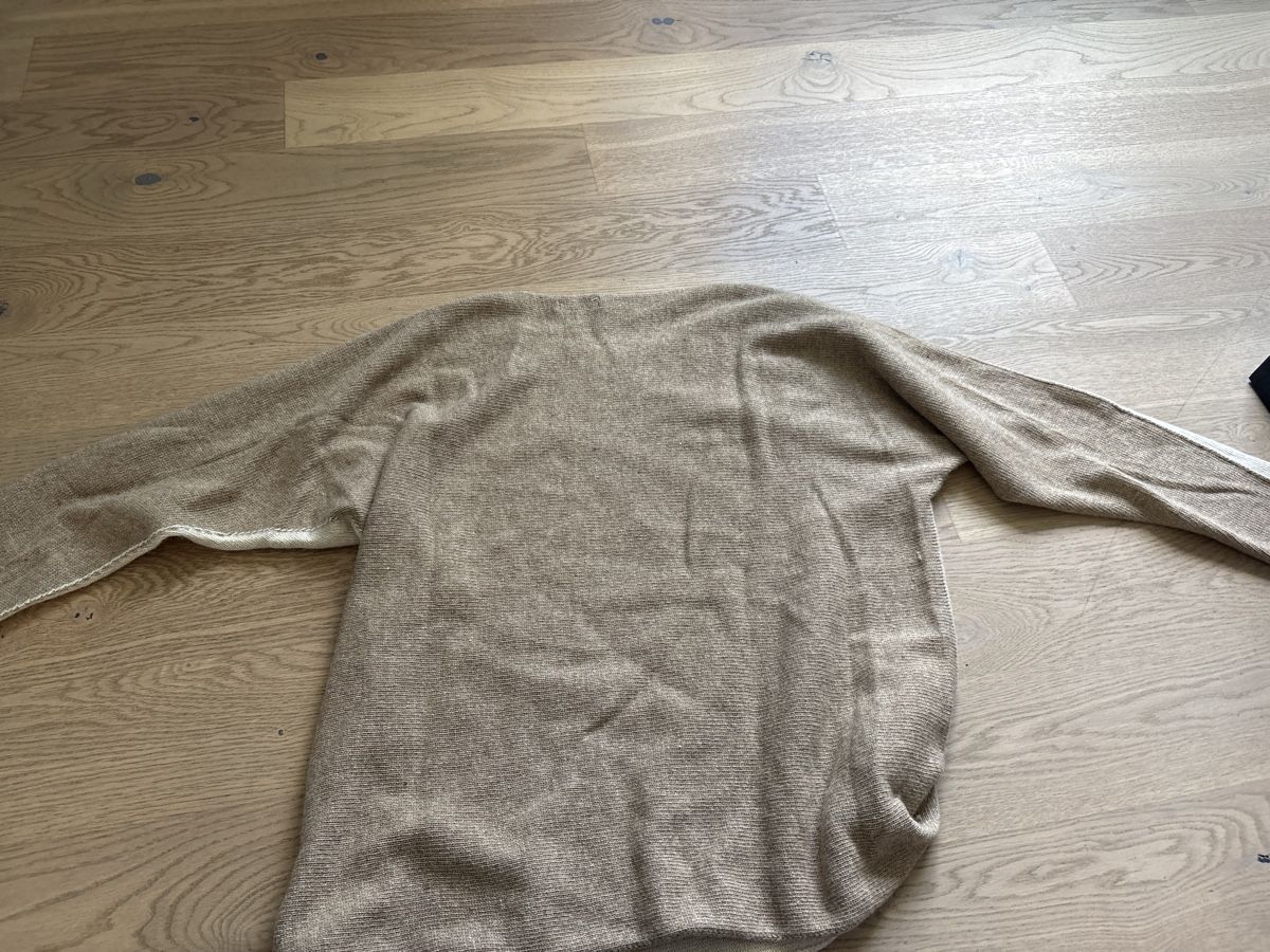 Maglioni & Felpe: Zweifarbiger Pulli von Cashmere Blend, Grösse M – Usato da Erlinsbach venduto da Camara4 2