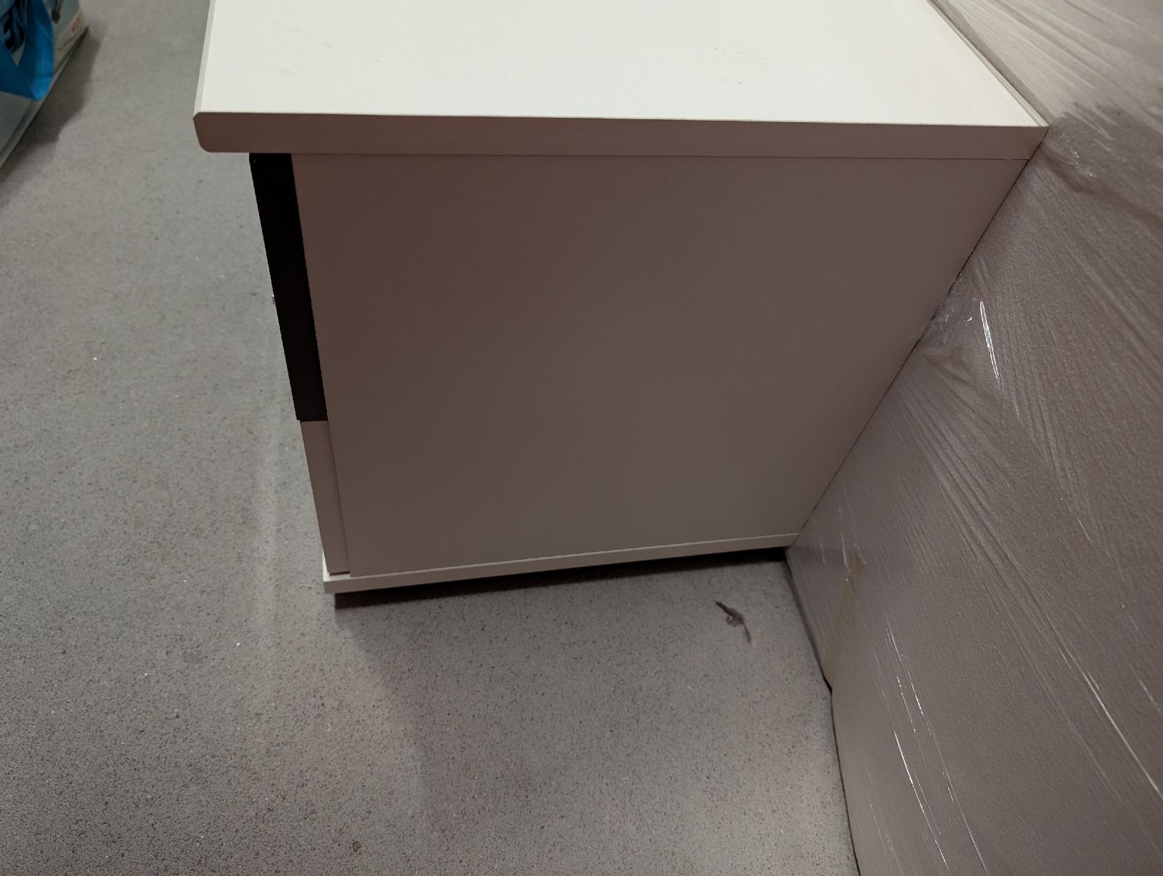 Comodini: Nachttisch mit Schublade, weiss, gebraucht – Usato da Ebikon venduto da Niederdorf01 3