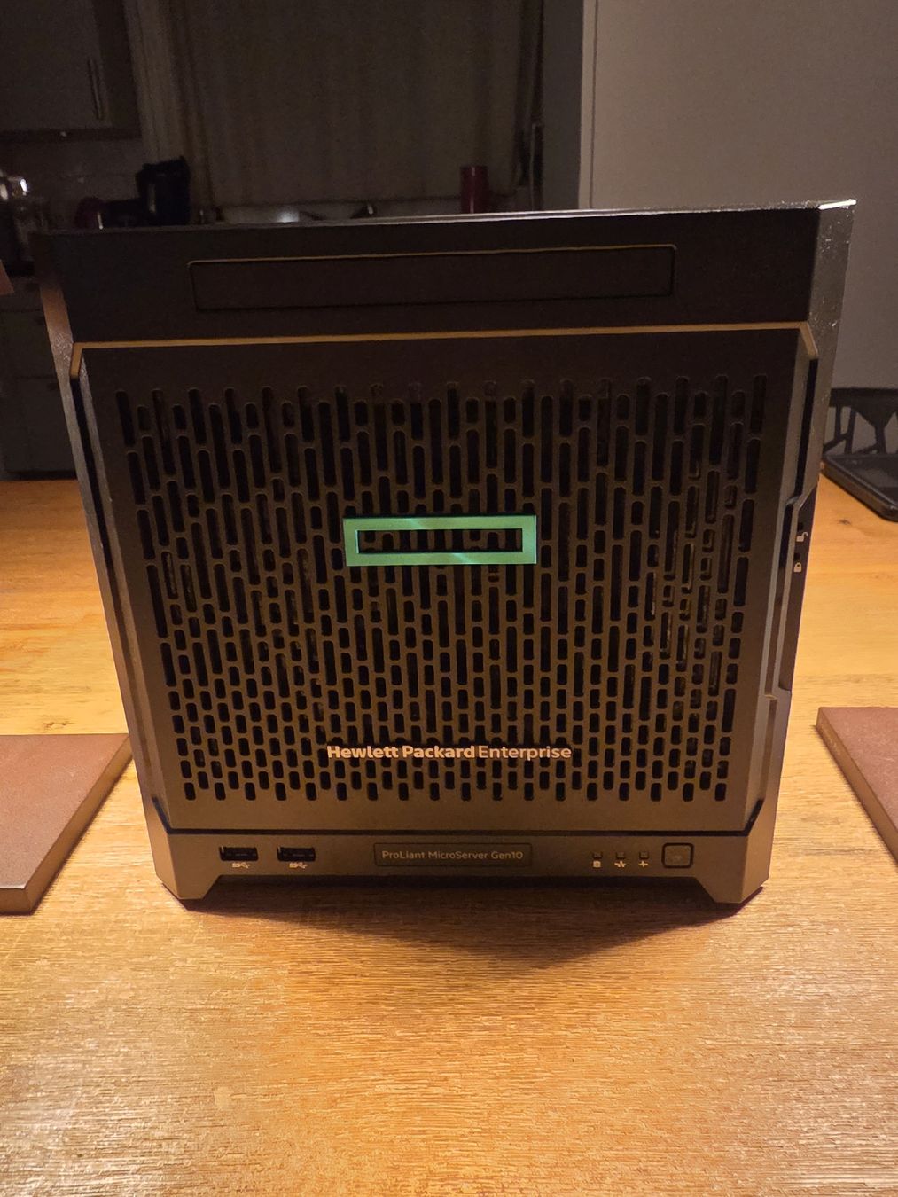 Hewlett Packard Server: HP ProLiant MicroServer Gen10 + Samsung SSD 980 PRO Disk – Usato da Bellikon venduto da Tschanzli
