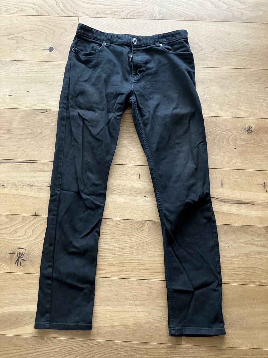 Jeans: Denim Jeans schwarz 32x34 – Usato da St. Gallen venduto da Rennicky