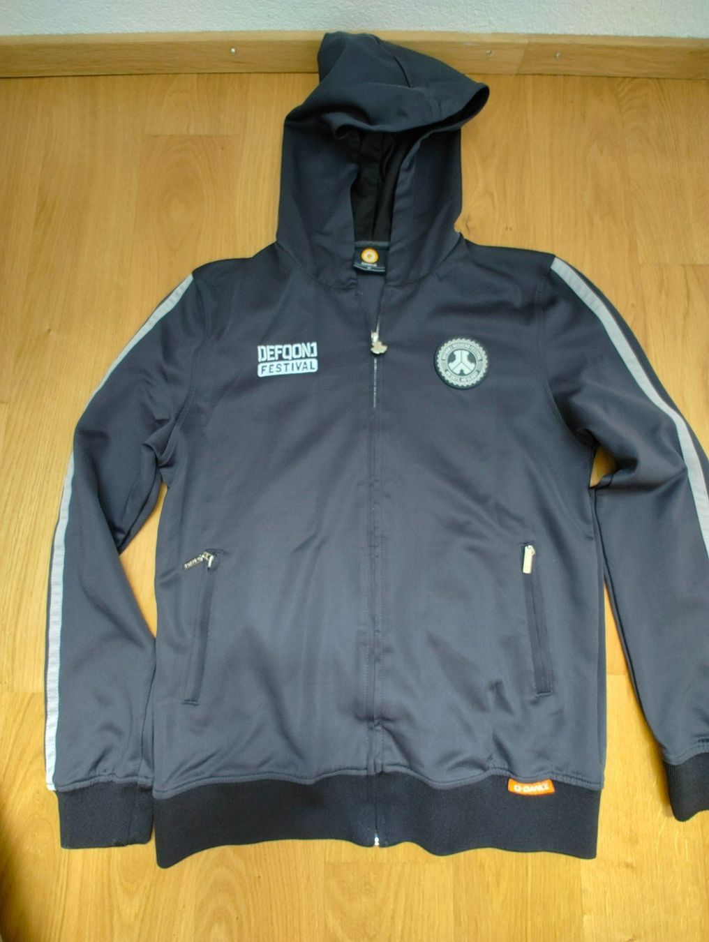 Pullover & Sweatshirts: Defqon.1 Hoody / Kapuzenpullover – Gebraucht aus Schwyz von Balmer92