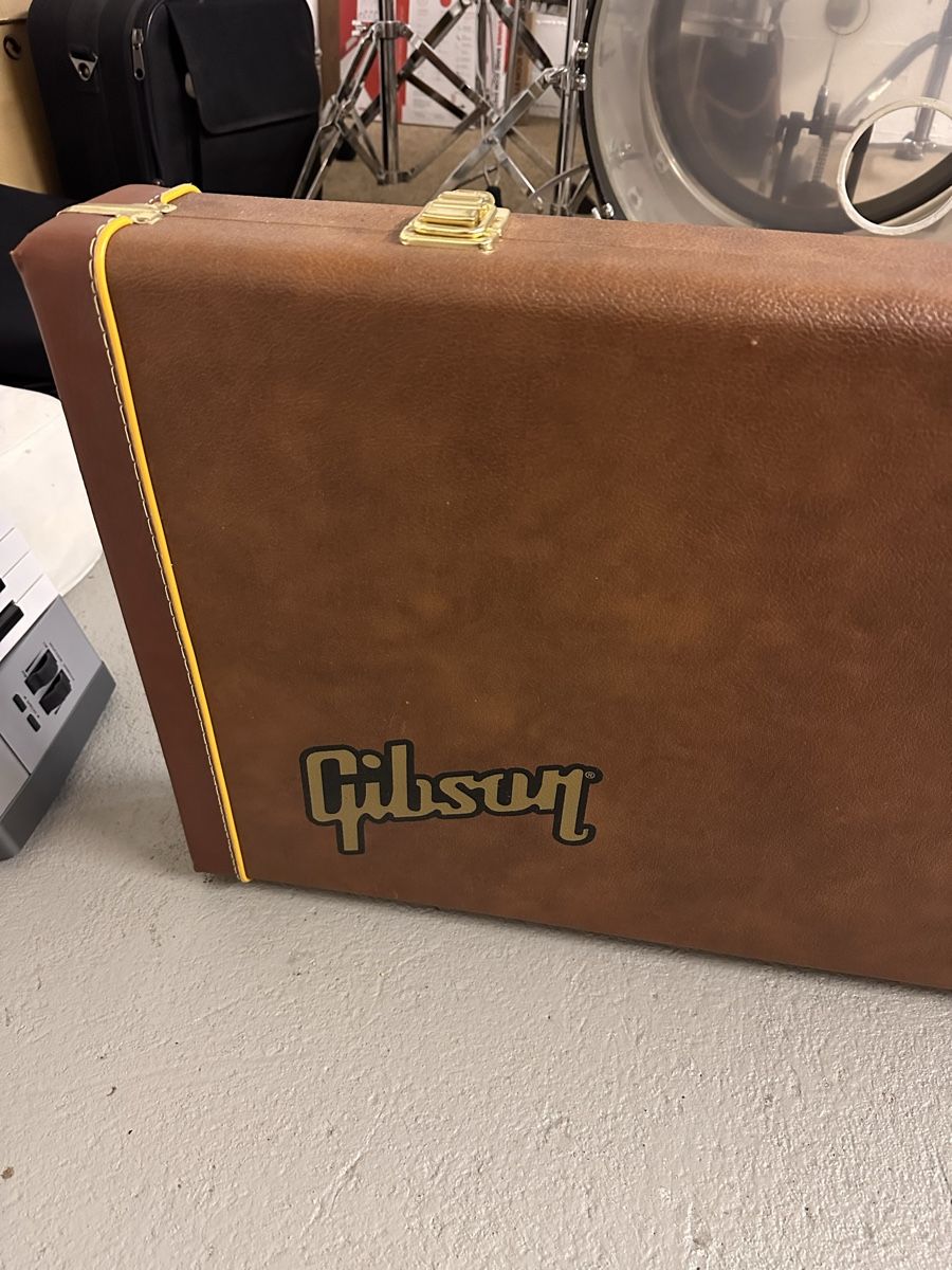 Gibson Strumenti musicali: Gitarrenkoffer für Gibson Explorer – Usato da Zürich venduto da manub_250 1