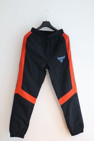 Chicago Bulls Trainingshose Gr. M schwarz/rot