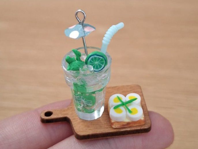 Case e mobili per bambole: Mojito mit Cocktailschirmchen und Canape – Nuovo (secondo la descrizione) da Zürich venduto da HandmadeTinyFood