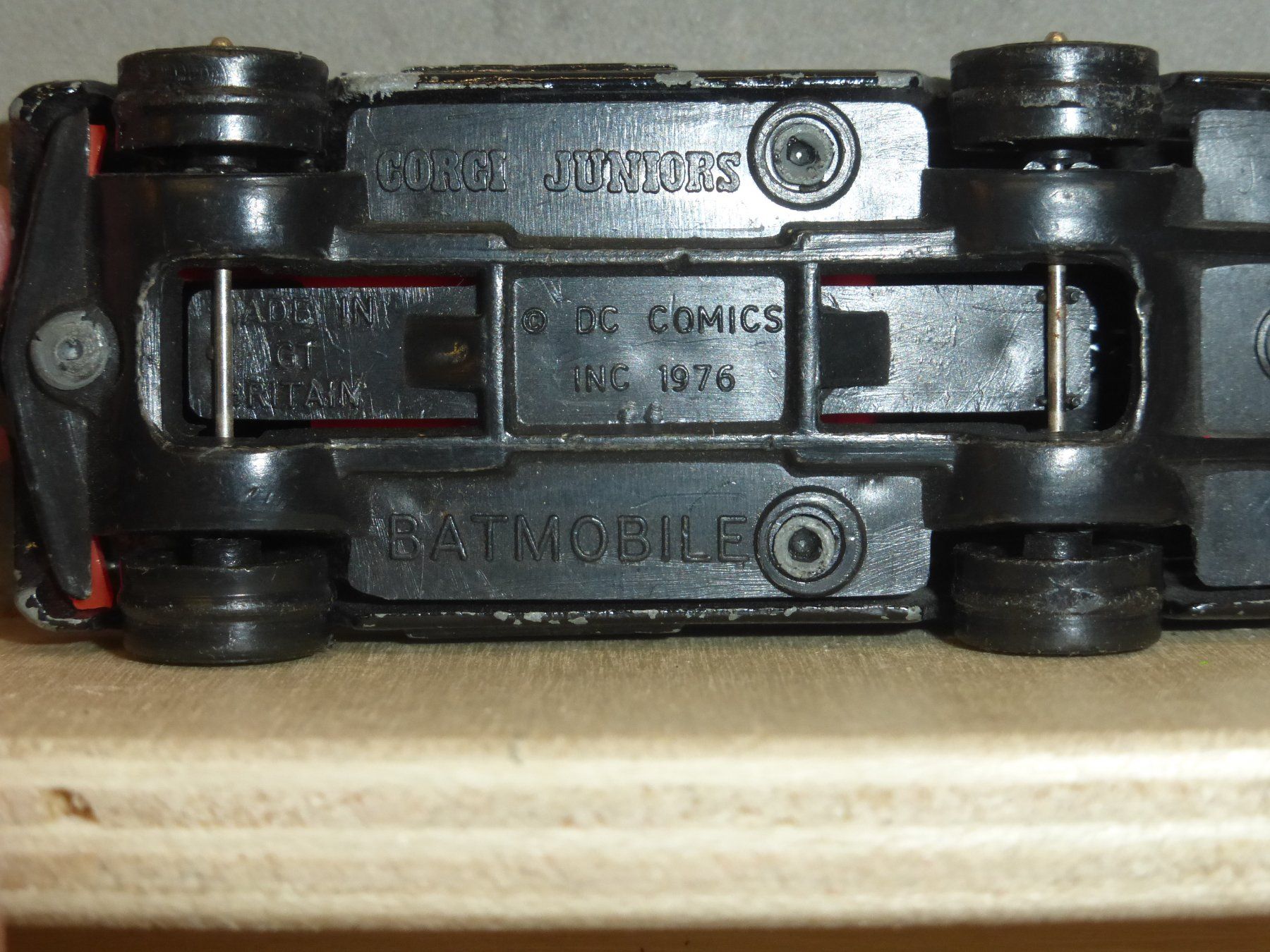 Corgi Toys Modellini d'auto: Corgi Juniors Batmobile DC Comics 1976 gebraucht schwarz 2. – Usato da Gempen venduto da Smokie72 2