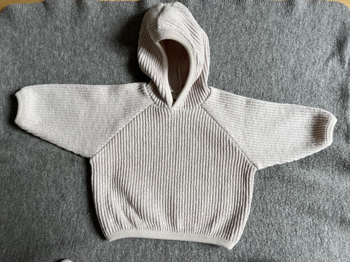 Maglioni & Felpe: Süsser Oversized gerippter Kapuzenpulli Gr. 1J beige – Usato da Binningen venduto da dygsr