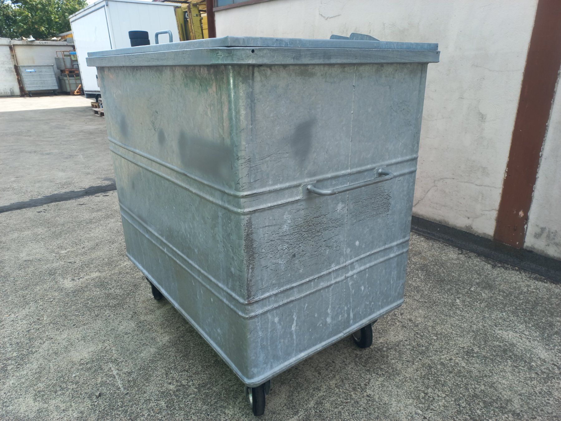 Autres articles bureau & commerces: Abfallcontainer Kehrichtcontainer Müllcontainer Container 1 – D'occasion à DULLIKEN par Lerchclassicdulliken 1