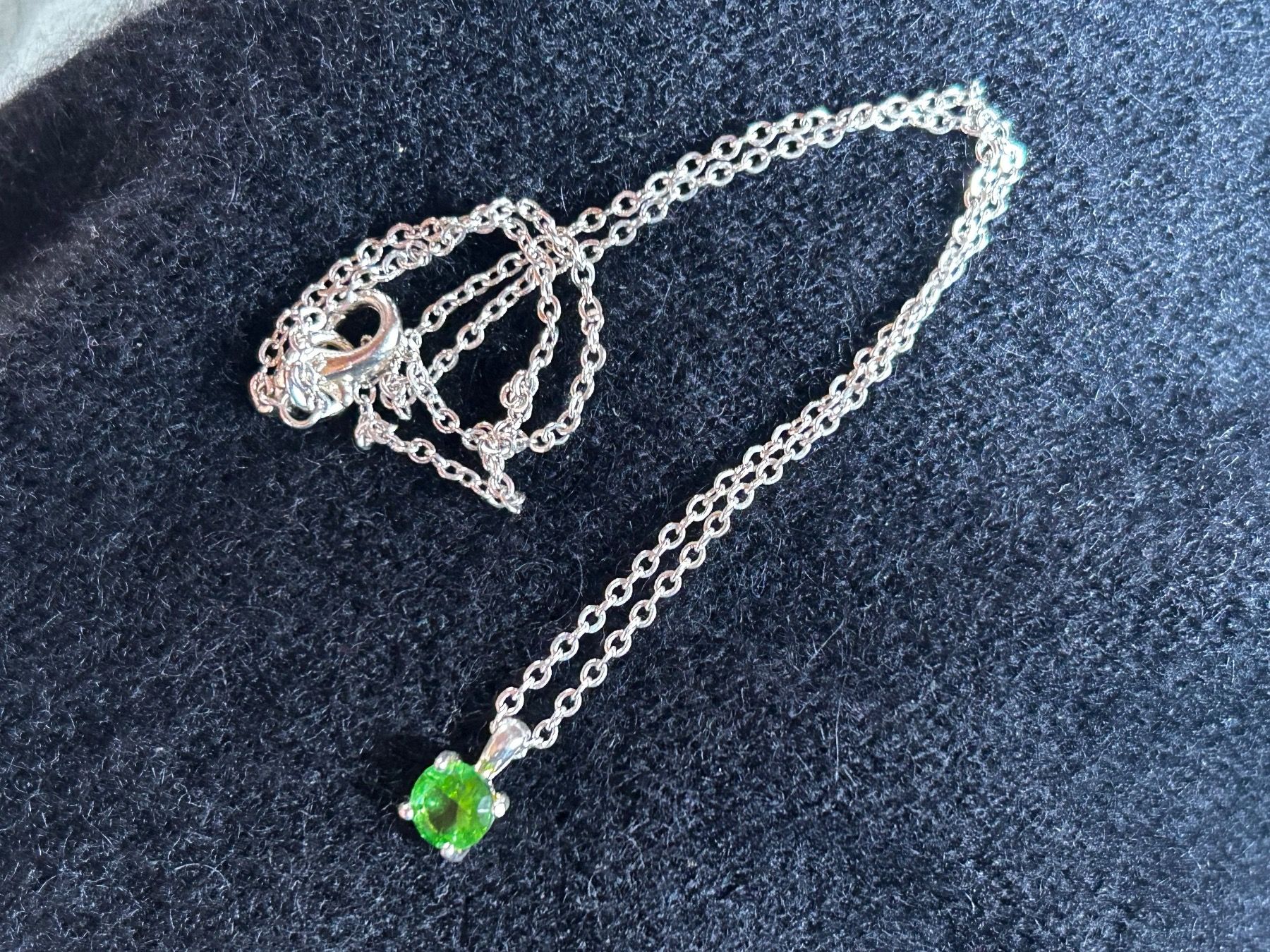 Ciondoli: Silberne Kette mit grünem Anhänger – Usato da Laufen venduto da belleskulptur
