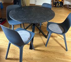 runder Tisch Mariedamm  + 4 Stühle Odger (IKEA)