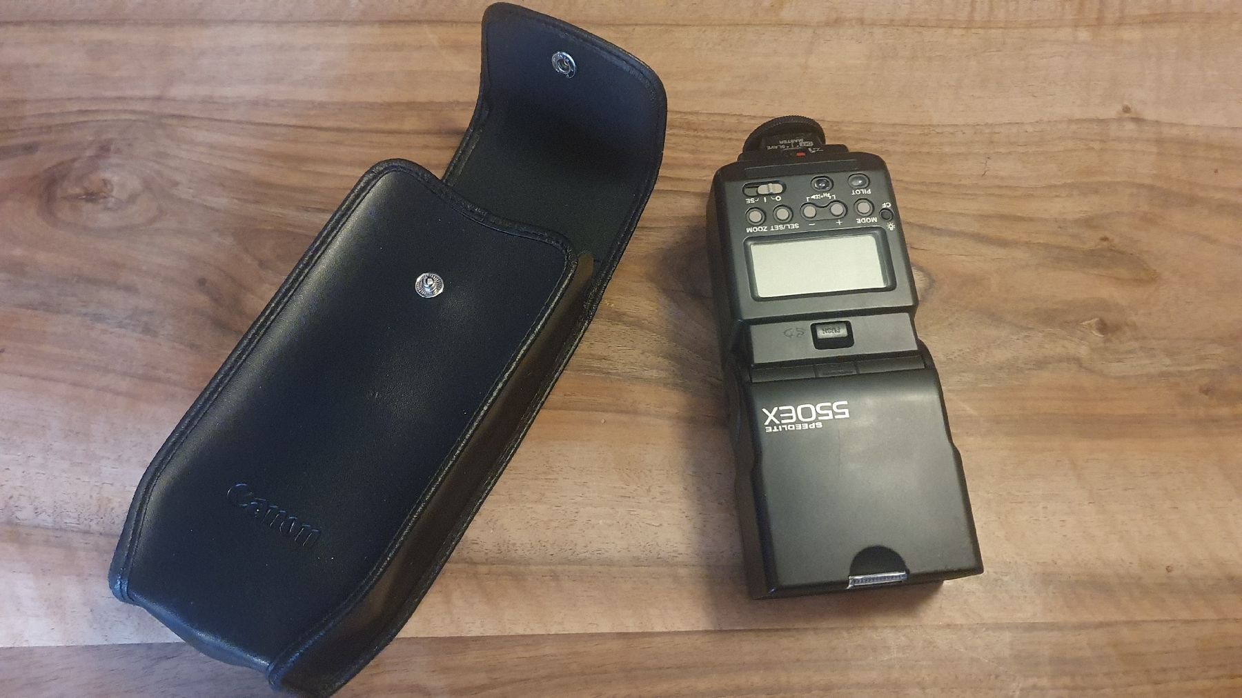 Canon Flash: Canon Speedlite 550EX – Usato da Rafz venduto da YEL01 1
