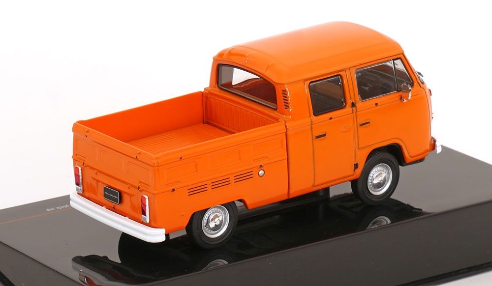 Volkswagen Modellini d'auto: Ixo 1:43 VW T2b DoKa Pritsche 1982 – Nuovo e nell'imballaggio originale da Bettens venduto da Thejoshuatree 1