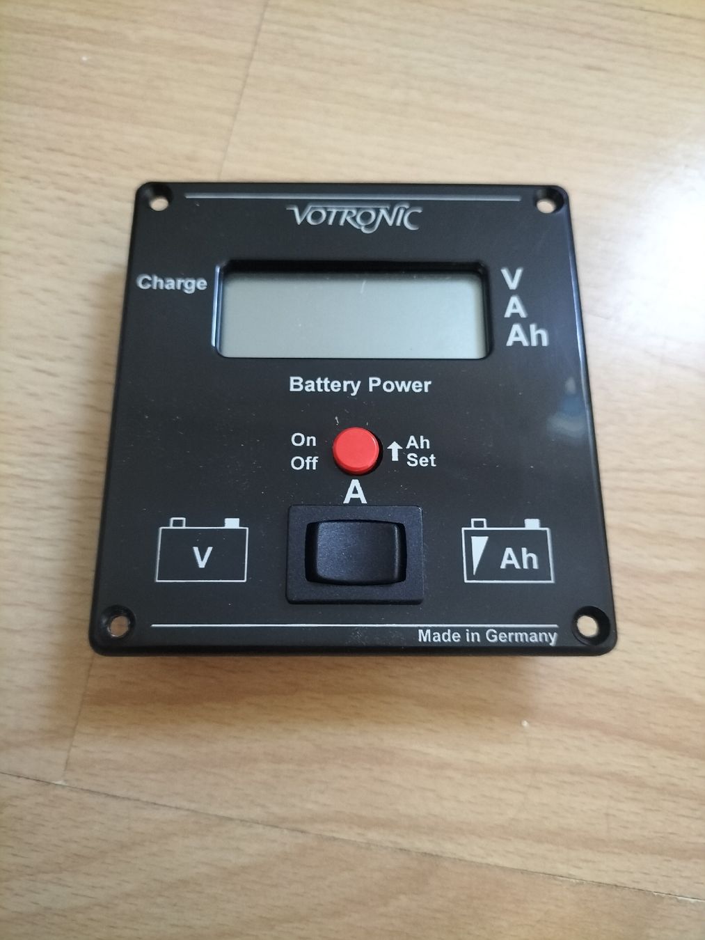Votronic Componenti elettronici: Votronic LCD-Batterie-Computer mit Shunt 100A – Nuovo (secondo la descrizione) da Geuensee venduto da Megi45 1