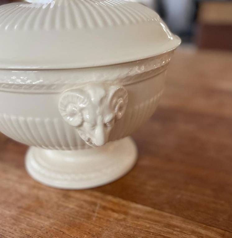 Wedgwood Ciotole: Wedgwood Edme Suppenschüssel – Usato da Bern venduto da Buyerbarb