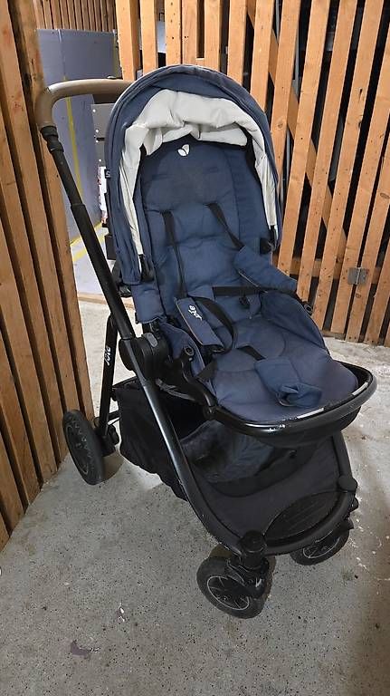 Carrozzine: Poussette Joie Navy – Usato da Renens VD venduto da deb_gv7y