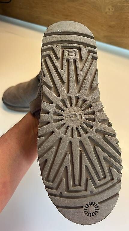 Damenschuhe: UGG Übergangsstiefel Gr. 36 – Gebraucht aus Biel/Bienne von granadella33 1