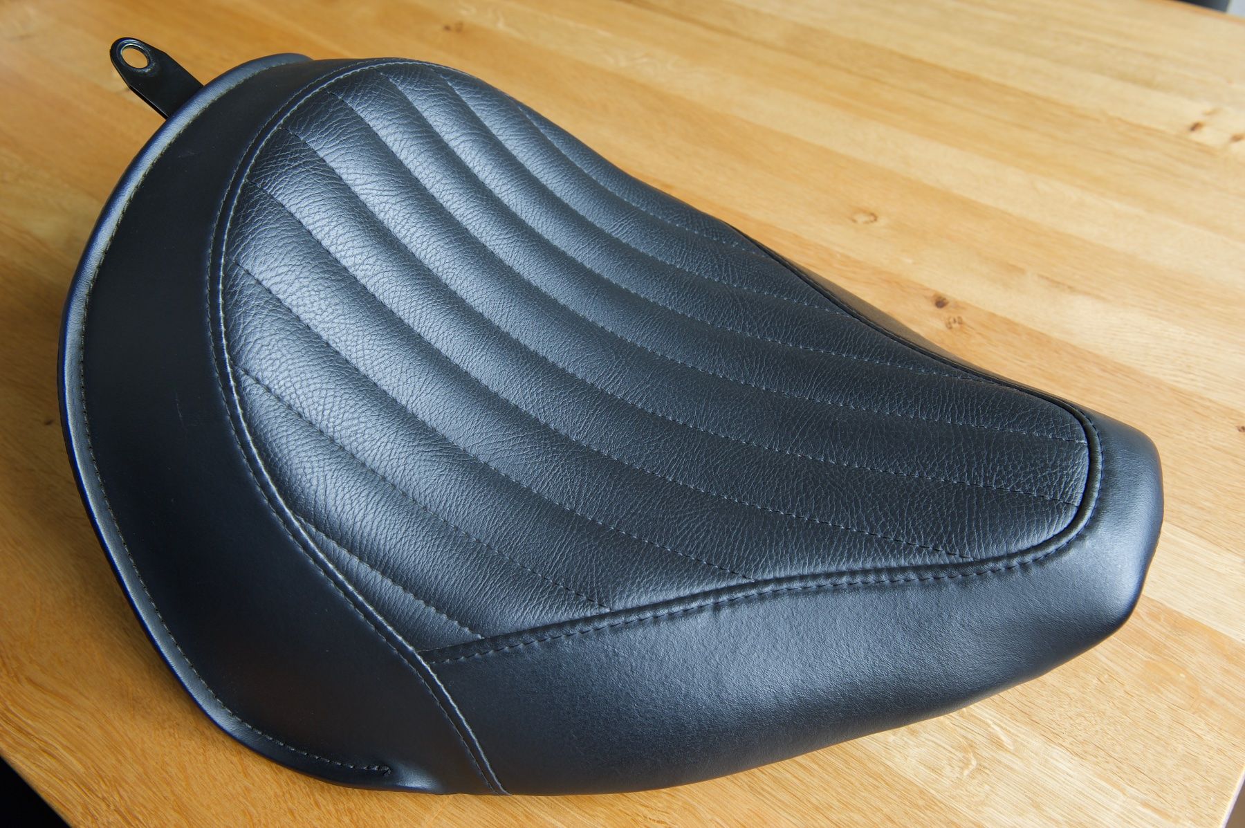 Harley-Davidson Tutti i ricambio per moto: H-D Softail Slim S Sitz - Tuck & Roll Einzelsitz 10.5" – Usato da Rorschach venduto da ewu_996 1