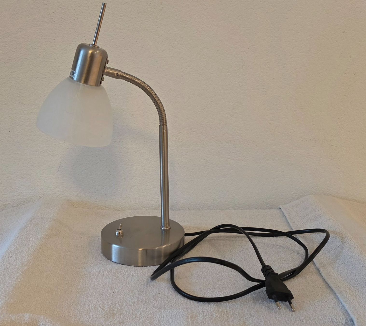 Lampen: Nachttischlampe / Schreibtischlampe – Gebraucht aus Bassersdorf von ciao555