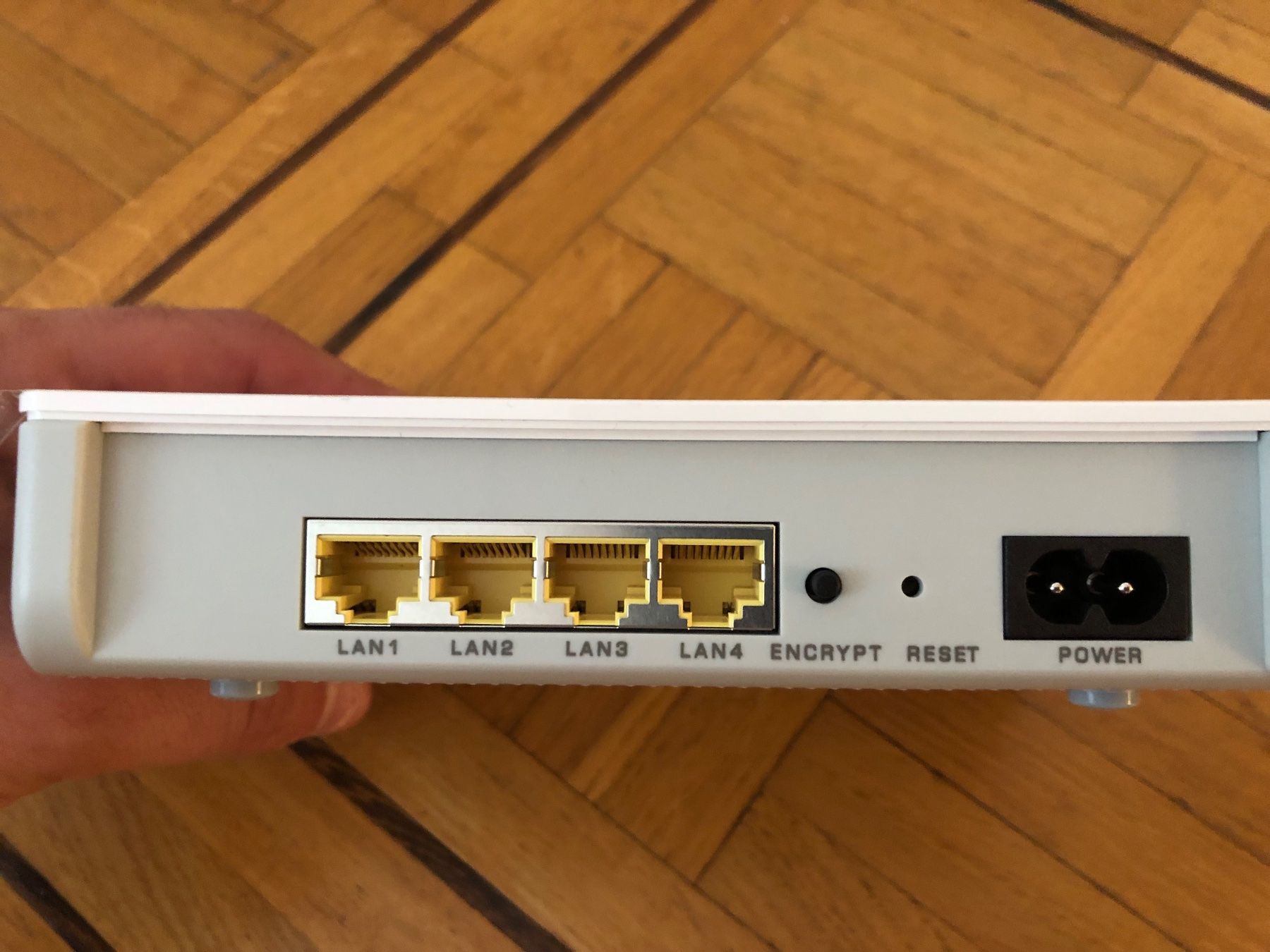 Zyxel Laufwerke & Adapter: ZyXEL Powerline Ethernet 4-port Switch (CPL) – Neu und originalverpackt aus Préverenges von groli_mur 1