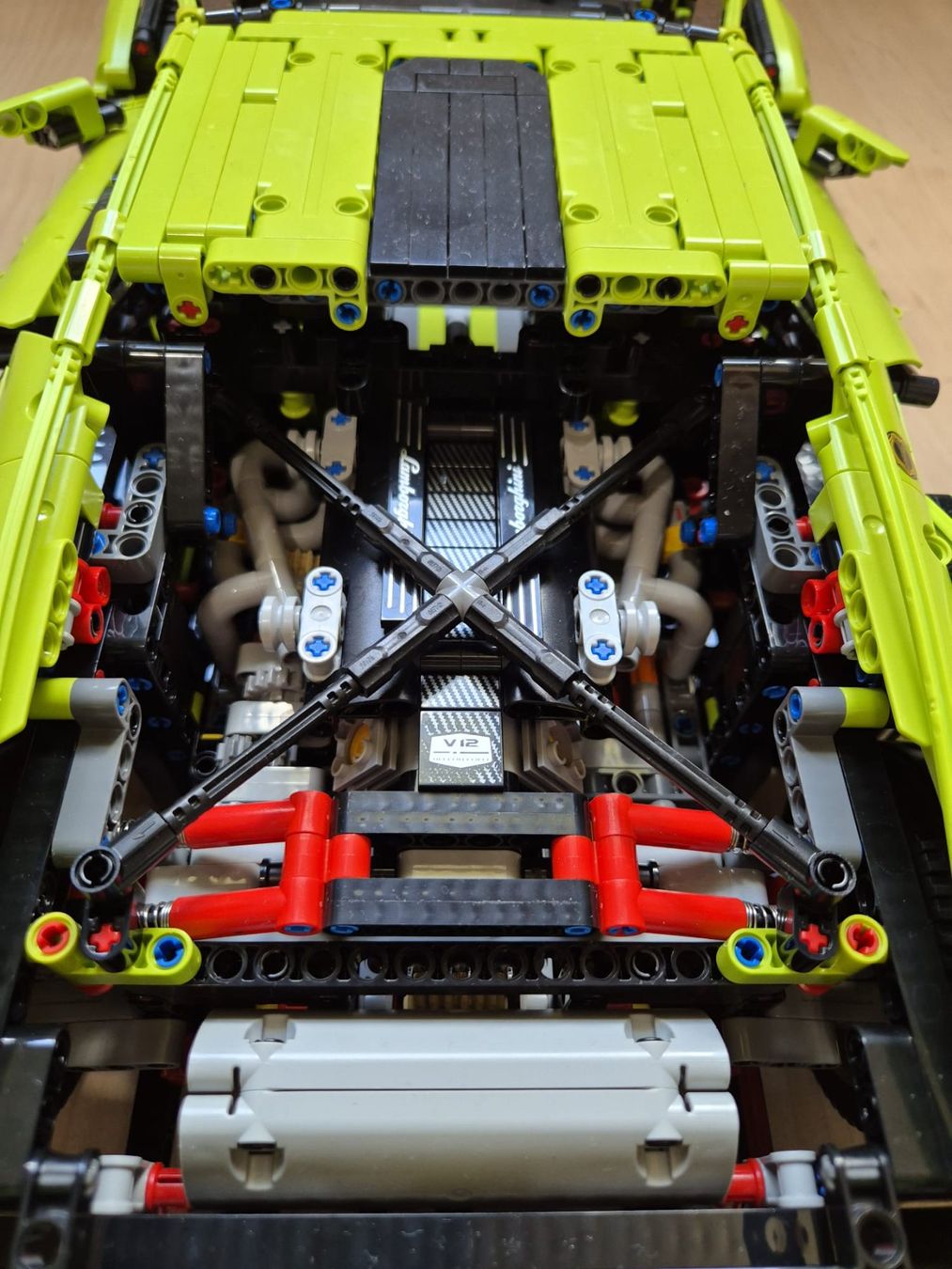 Lego Kit di costruzioni: Top Zustand! Lego Technic Lamborghini Sian – Usato da Pfungen venduto da Mizutayio 7