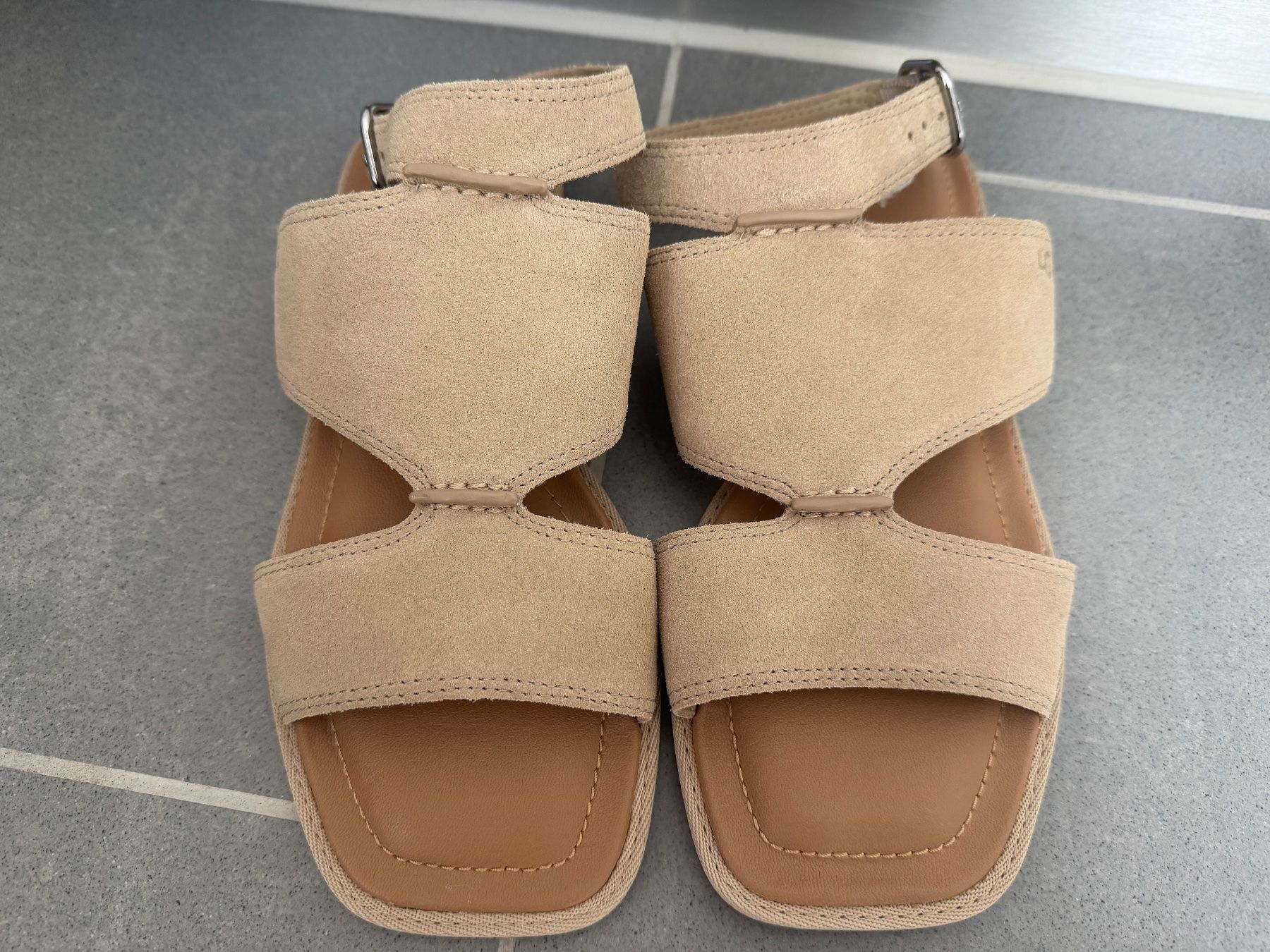 Ugg Scarpe da donna: UGG Leather Sandals - Size 38 - NEW – Nuovo (secondo la descrizione) da Muzzano venduto da Sidney_3 1
