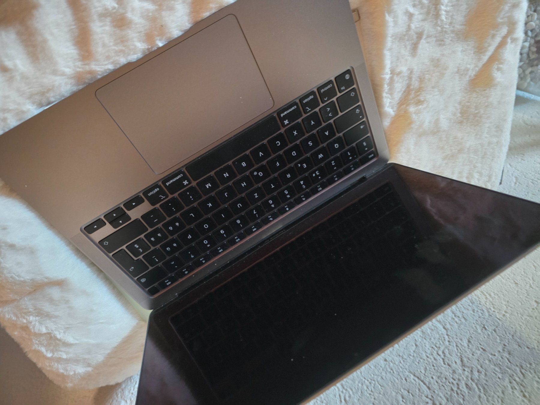 Apple Portables: Mac Book Air Neuwertig – Neuf (Voir description) à Lauperswil par Leona40 3