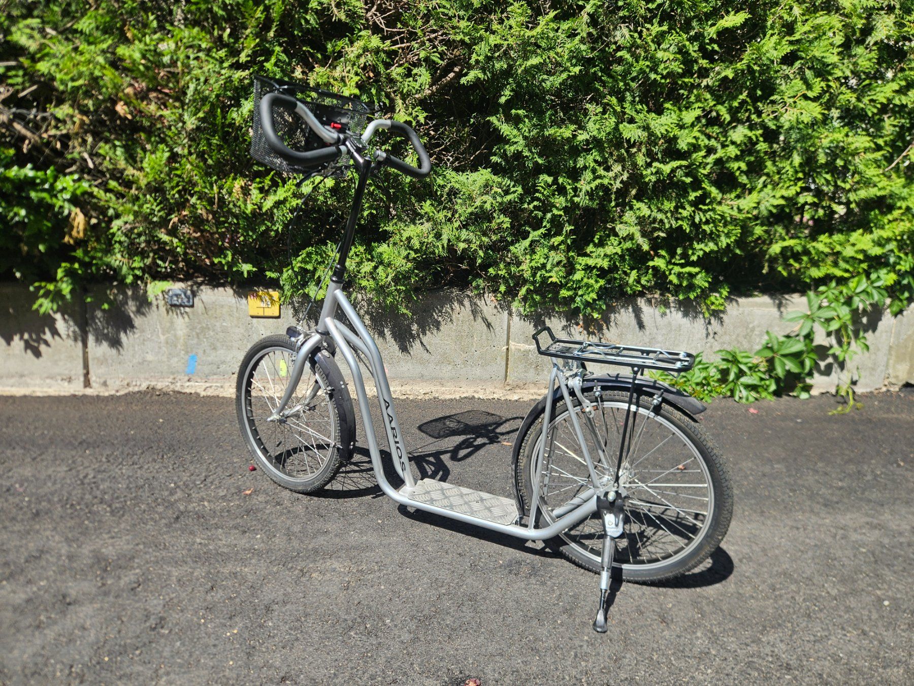 Scooter: Aarios Trottinett - neuwertig – Usato da Bern venduto da mat_2rwf