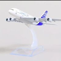 Modellflugzeug Airbus A380 mit Ständer