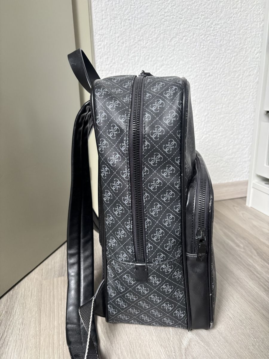 Guess Zaini: Sac à dos Guess Noir – Usato da Courtemaîche venduto da lau_j7b2 1