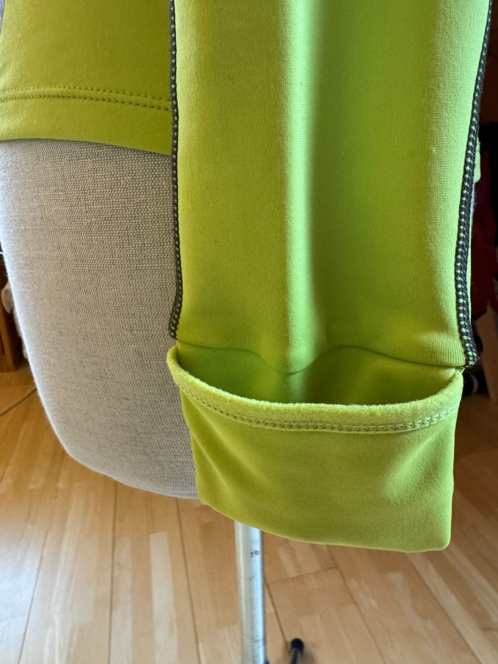 Pullover & Sweatshirts: Hochwertiger Kapuzenpullover von Sugoi – Neu (gemäss Beschreibung) aus Stäfa von Mofi8712 4