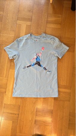 Jordan T-Shirt light blue basketball print like new