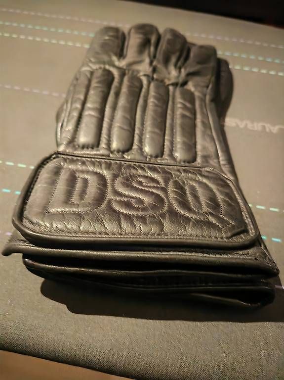 Altri accessori da uomo: Gants DSquared2 cuir T.09 – Usato da Penthaz venduto da GGE01 2