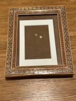 Dekorativer Bilderrahmen mit kunstvoller Holzmarqueterie