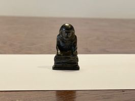 Kleine Statue "Sitzender Schreiber mit Papyrusrolle"
