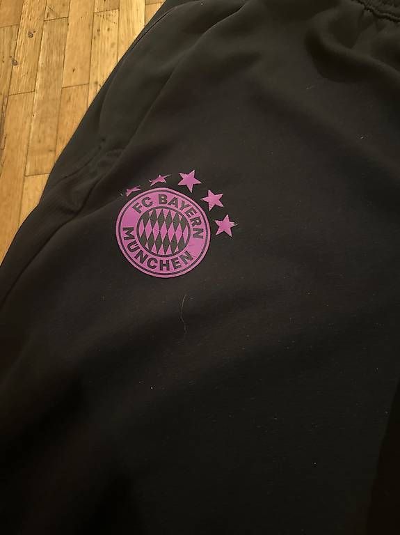 Pantaloni: Bas de training homme – Usato da Plan-les-Ouates venduto da emma1981 1