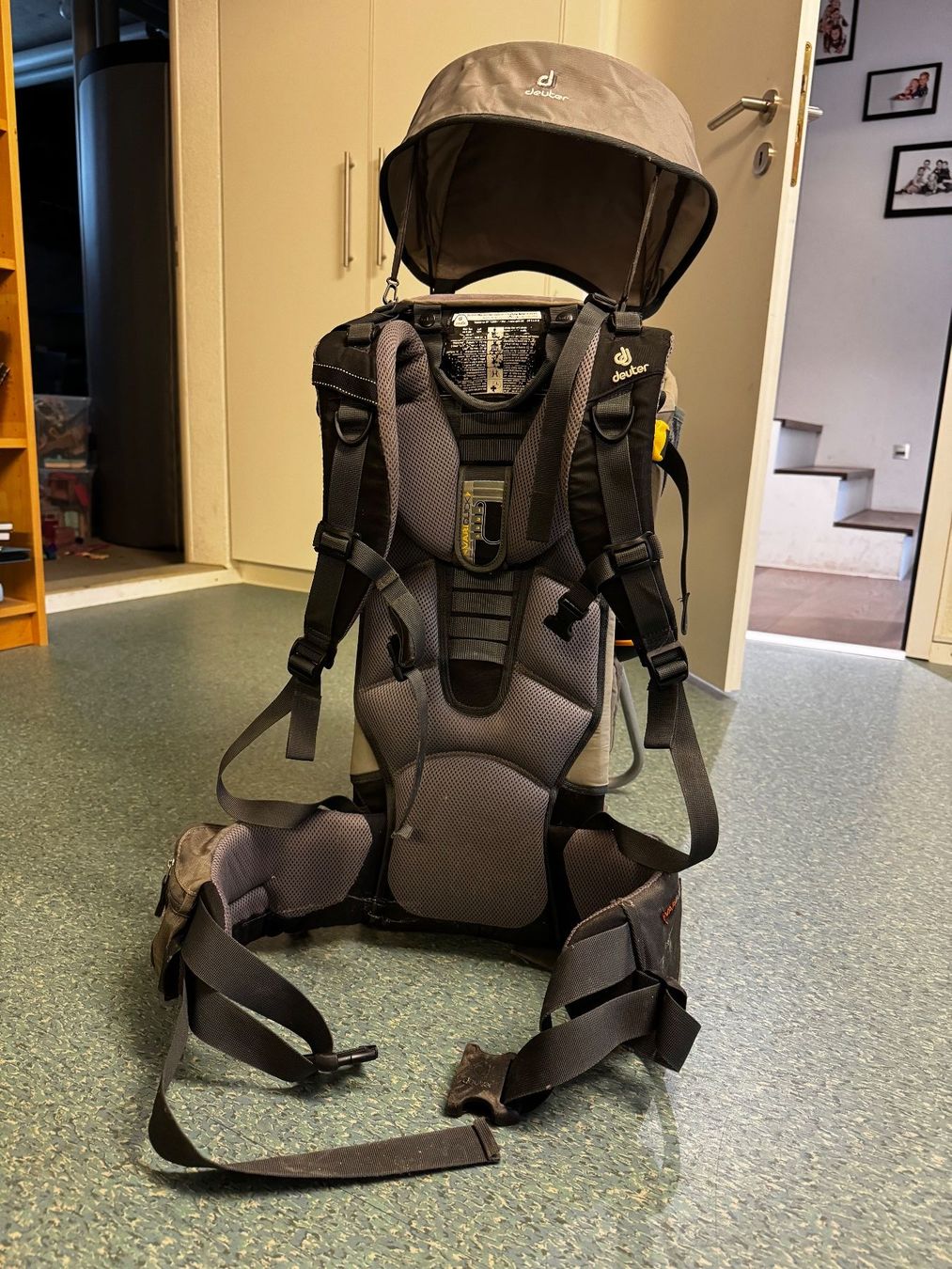 Deuter Marsupi portabebè: Deuter Kid Comfort II Kindertrage – Usato da Obfelden venduto da Poepjes 3